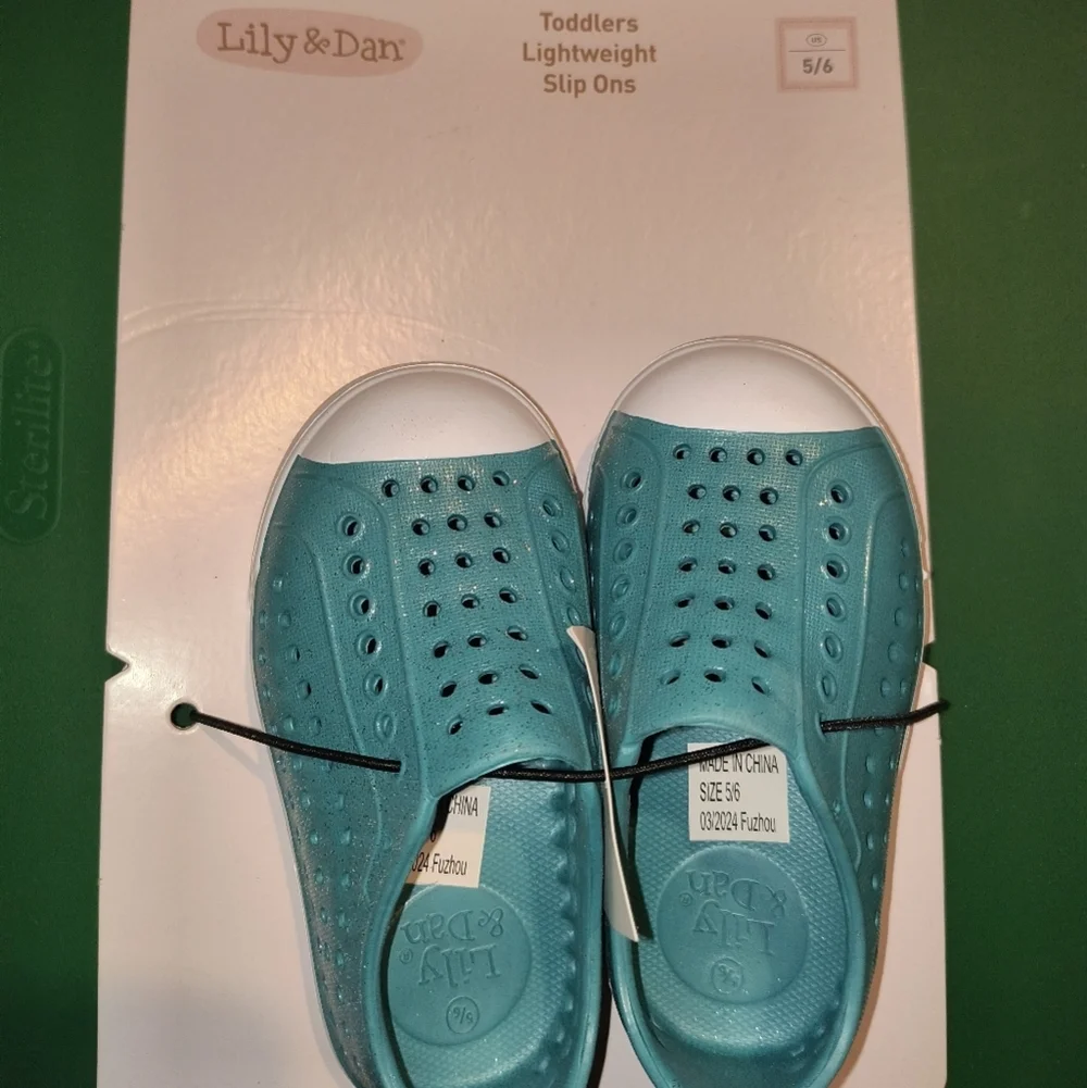 Kids Blue Slip-On Shoes Croc Size 11 12 5 6 Boys Girls Sparkling White